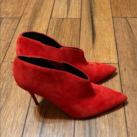 Guess Women’s Red Heel Booties Size 11 M Brand New Shoes - Picture 2 of 11